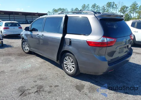 2015 Toyota Sienna Xle 8 Passenger z USA, uszkodzony, nr VIN 5TDYK3DC5FS573825